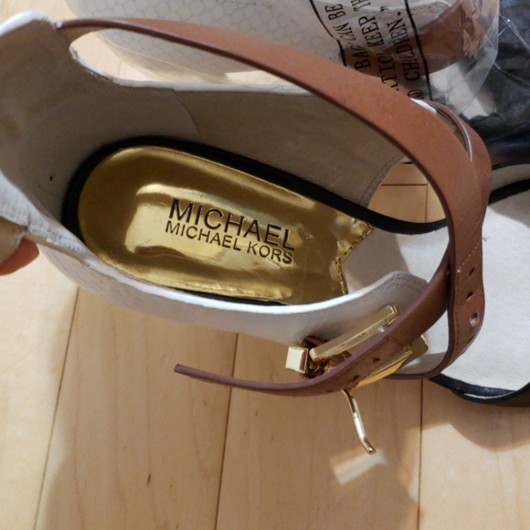 New! Michael Kors sandal - Picture 5 of 6